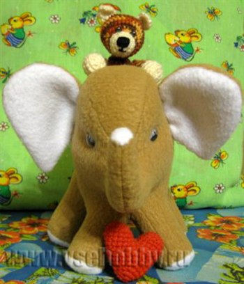 Объёмная игрушка слонёнок своими руками